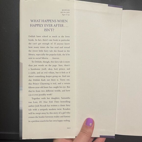 Between the Lines by Jodi Picoult and Samantha Van Leer - Picture 2 of 8